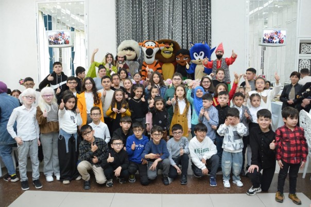 {"en":"NOWRUZ CELEBRATION IN Ganja","az":"G\u018fNC\u018fD\u018f NOVRUZ \u015e\u018fNL\u0130Y\u0130","ru":"\u041f\u0420\u0410\u0417\u0414\u041d\u041e\u0412\u0410\u041d\u0418\u0415 \u041d\u041e\u0412\u0420\u0423\u0417\u0410 \u0412 \u0413\u044f\u043d\u0434\u0436\u0435"}
