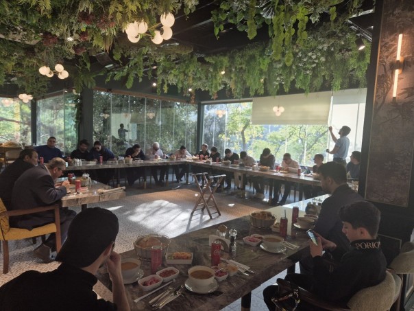 Görmə üzrə əlilliyi olan tələbələrlə görüş keçirilib